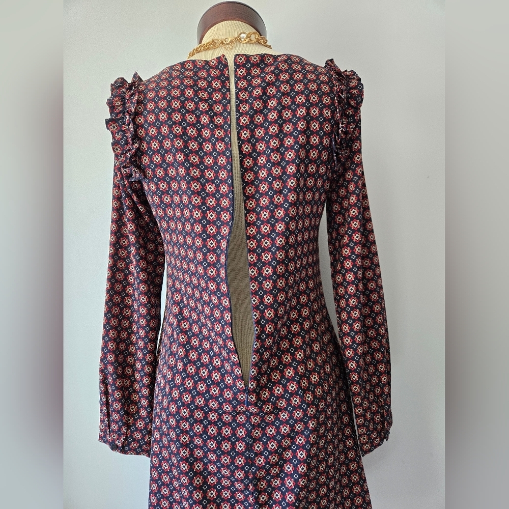 Molly Bracken Lightweight Patterned Long Sleeve Dress. Ruffled Shoulders. Small - Picture 9 of 14
